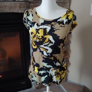 The Limited size XS floral top